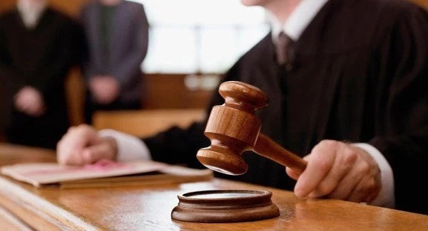 Κατεχόμενα: Περιοριστικά μέτρα – Η σύζυγος απαγορεύεται να πλησιάσει τον σύζυγο!